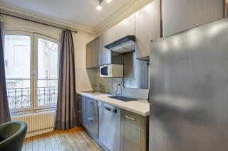 Charming Apartment Center of Paris by Studio Prestige - París - 8