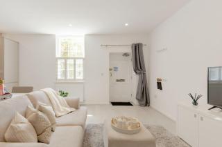 Elegant Epsom Family - 4