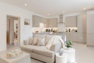 Elegant Epsom Family - Epsom - 3