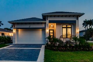 Naples Luxury Orange Blossom Oasis 4-3 Tiki Bar - Naples - 6