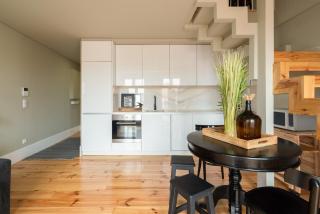Host Wise - Modern Design Duplex w Balcony - Porto - 5