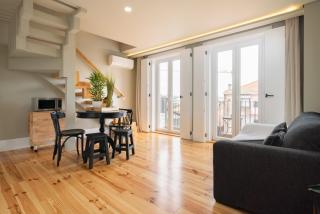 Host Wise - Modern Design Duplex w Balcony - Porto - 9