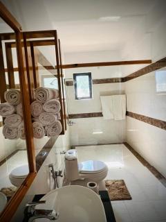 Besham Hilton - 7