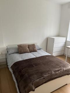 Cosy 5 Bed Apartment in Highgate - 3