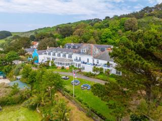 The White House Hotel - Herm - 3