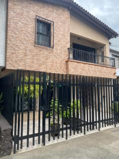Acogedor loft, con parqueadero para 4 huéspedes Medellín Antioquia - Medellín - 0