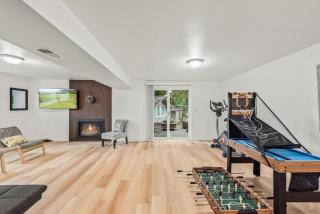 Parkside Escape Oasis in Bellevue fully fenced - 5