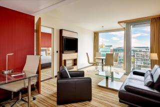Courtyard by Marriott Duesseldorf Hafen - Düsseldorf - 4
