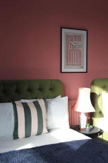 Stylish Digbeth Apartment, Sleeps 12 Opposite Birmingham Coach Station, perfect for large groups contractors - Birmingham - 9