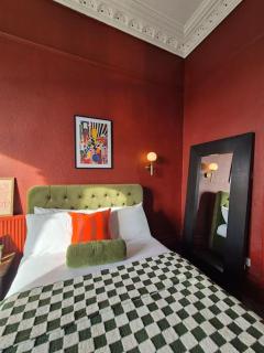Stylish Digbeth Apartment, Sleeps 12 Opposite Birmingham Coach Station, perfect for large groups contractors - Birmingham - 4