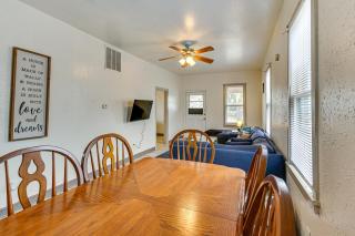 2 Mi to Dtwn Salina Home with Deck and Yard - Salina - 5