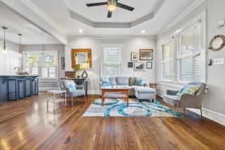 1920s Bungalow with King bed WIFI Fenced backyard - Atlanta - 0