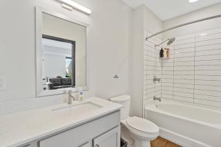 CozySuites Mass with parking lounge & roof deck #32 - 1