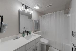 The Landry 157 Spacious and Cozy 1 Bedroom 1bth - 8