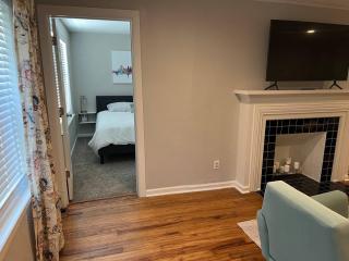 Rt 66 Fairgrounds Retreat By Tulsa Getaways - Tulsa - 9