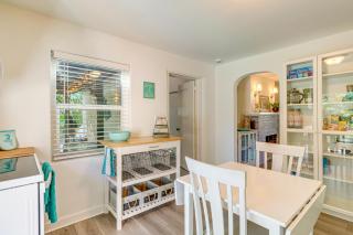 5 Mi to Vero Beach: Vintage Home w/ Sauna & Grill! - 2