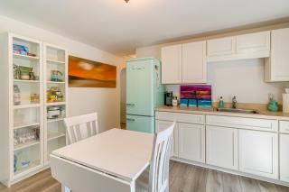 5 Mi to Vero Beach: Vintage Home w/ Sauna & Grill! - 1