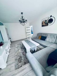 M & C Apartament - 8