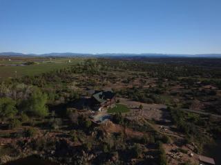 Beautiful Lake-Side 5 Bedroom Lodge - 8