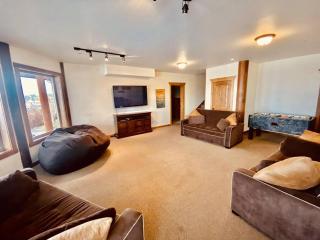 Beautiful Lake-Side 5 Bedroom Lodge - - 4
