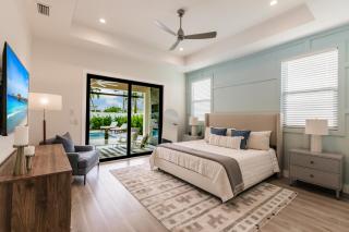 Coastal Elegance Dual Master Bedroom Retreat 3-3 - Naples - 8