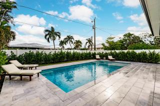 Coastal Elegance Dual Master Bedroom Retreat 3-3 - Naples - 4