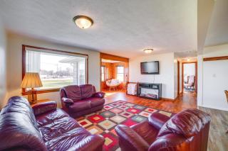 Private Patios and Sunset Views Francesville Home - - 9