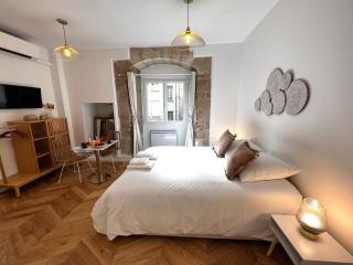 Le Comte - Heart of Dijon - With AC - 0