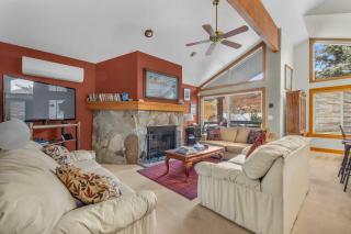 Central Park City Getaway with Private Hot Tub - Park City - 0