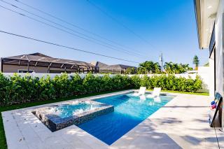 Naples Calming Waves Luxury Home 4-3 - Naples - 8