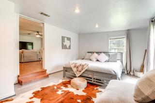 Less Than 1 Mi to Boat Ramp Lake Livingston Retreat! - 2