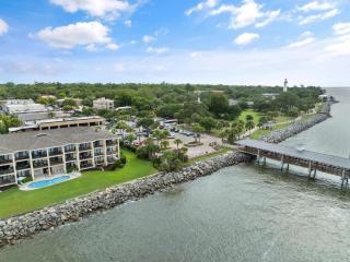 Pier Pointe #305 - 100 Floyd Street, Unit 305 - 8