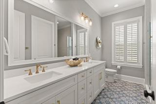 Hook, Wine & Sinker - 20 Couper Place - 2