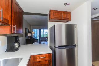 Ilikai Tower 701 City View 1BR - Honolulu - 2