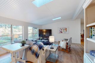 WatersView Tree House - 8