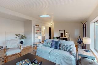 WatersView Tree House - 6