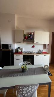 Pantone Cremisi-Seregno Center - 8