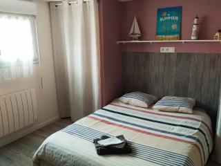 Chambre spacieuse agréable fonctionnelle avec acces au wifi - Lesparre-Médoc - 9