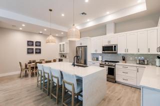 Modern Luxury Coastal Home Bikinis & Martinis - Naples - 6