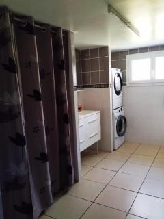 Chambre spacieuse agréable fonctionnelle avec acces au wifi - Lesparre-Médoc - 1