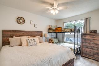 Lake Conroe Condo Patio and Water Views - 1