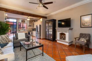 Casa Mimosa, 3BR Retreat with Rooftop & City Views - San Miguel de Allende - 2