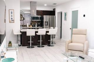 Luxury Retreat 3B ,2Ba POOL , Coral Gables Center - Miami - 8