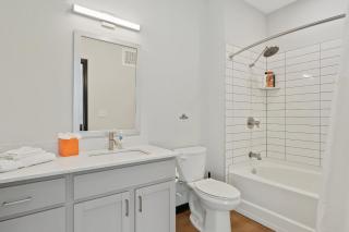 CozySuites Mass with parking lounge & roof deck #36 - Indianápolis - 4