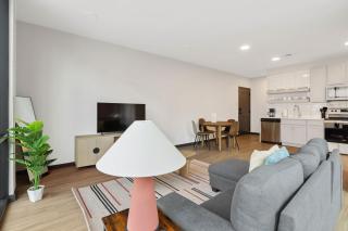CozySuites Mass with parking lounge & roof deck #37 - Indianápolis - 9