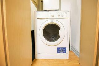 City Centre Apartment with Free Parking, Self Check-In, Sky TV and Fast WiFi by Yoko Property - 2