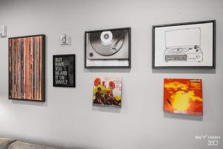 Luxury Apt, Gym, King Bds, Comfy Sectional - 2