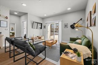 Unplug Luxapt Near Uark, Walmart, King Beds, - 3