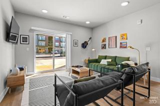 Unplug Luxapt Near Uark, Walmart, King Beds, - 1