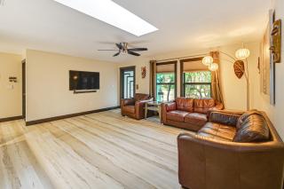 4 Mi to Beach Pet-Friendly Home in Naples! - Naples - 7